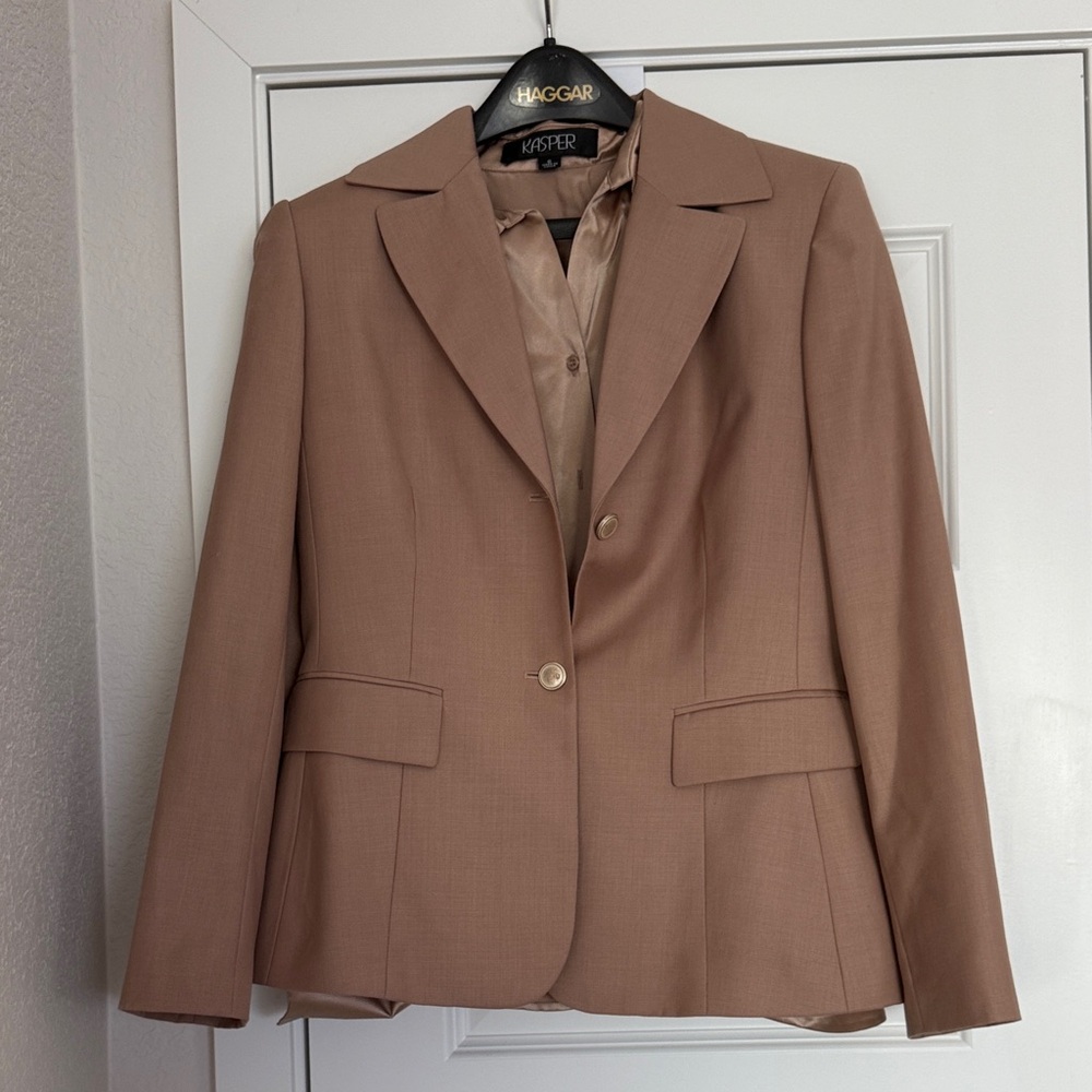 Kasper Women's Classic 3-Piece Pant Suit